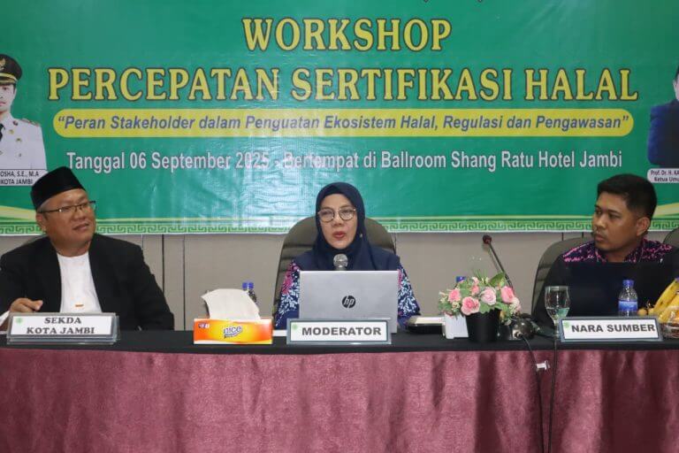 Pemaparan materi sertifikasi halal oleh LP3H UIN Jambi