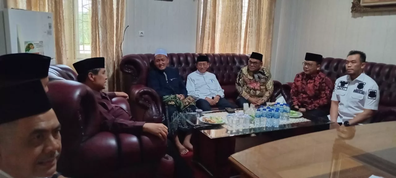 Wakil Gubernur Jambi KH Abdullah Sani menghadiri Halal Bihalal MUI Provinsi Jambi
