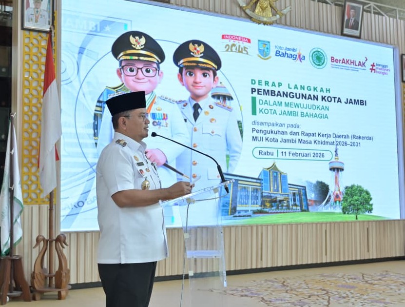Wali Kota Maulana membuka Rakerda dan pengukuhan pengurus MUI Kota Jambi 2026–2031 di Aula Griya Mayang.
