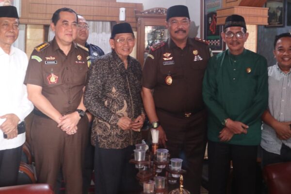 Sinergi Kemanusiaan: Ketua MUI Jambi dan Kajati Jambi Perkuat Program Sosial